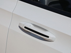 2019款 1.5T CVT 24小时在线尊贵型 5座
