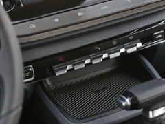 2019款 1.5T CVT 24小时在线尊贵型 5座