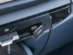 2019款 1.5T CVT 24小时在线尊贵型 6座