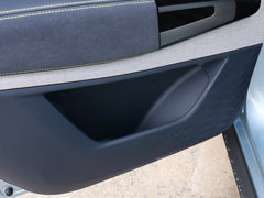 2019款 1.5T CVT 24小时在线尊贵型 6座