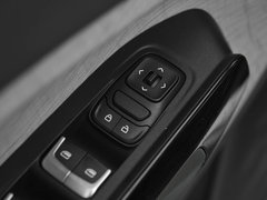 2019款 1.5T CVT 24小时在线豪华型 7座