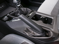2019款 1.5T 手动24小时在线精英型