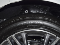 2019款 2.0L 混动豪华版