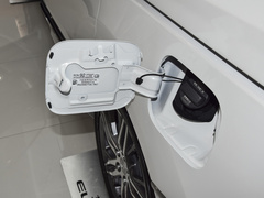 2019款 2.0L 混动豪华版
