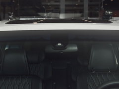 2019款 2.0L 混动豪华版