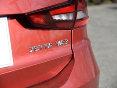 2019款 1.5L 自动荣耀版