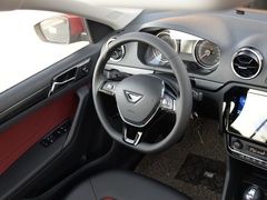 2019款 1.5L 自动荣耀版