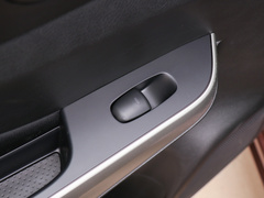 2019款 2.5L手动两驱舒适型国VI QR25