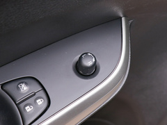 2019款 2.5L手动两驱舒适型国VI QR25