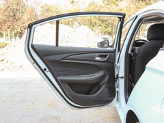 2020款 1.5L 手动领豪版