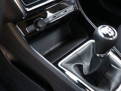2020款 1.5L 手动领豪版