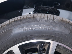 2020款 1.5L 手动4G互联领豪旗舰版