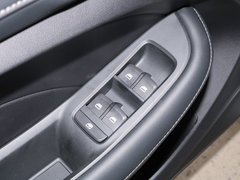2020款 1.5L 手动4G互联领豪旗舰版
