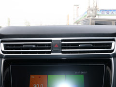 2020款 1.5L 手动4G互联领豪旗舰版