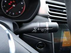 2020款 1.5L 手动4G互联领豪旗舰版