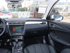2020款 1.5L 手动4G互联领豪旗舰版