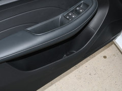 2020款 1.5L 手动4G互联领豪旗舰版