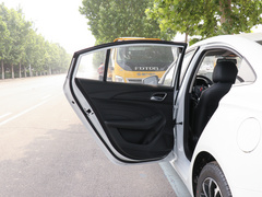2020款 1.5L 自动4G互联领豪旗舰版