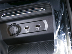 2020款 1.5L 自动4G互联领豪旗舰版