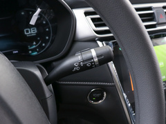 2020款 1.5L 自动4G互联领豪旗舰版