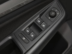 2020款 1.5L 自动时尚型