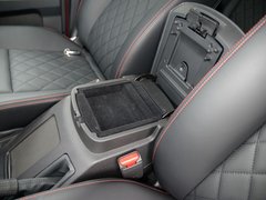 2019款 2.3T 自动盛世华章版 国VI