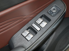 2020款 1.5T 两驱颜先锋