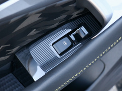 2020款 1.5L 手动24小时在线精英型