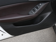 2020款 2.0L 自动两驱蓝天领先版