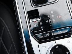 2020款 1.5T 手动发现版 6座