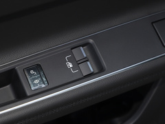 2020款 XFL 2.0T P200 两驱赛旗版