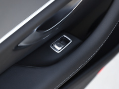 2020款 E 300 运动版