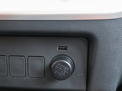 2020款 2.3T手动四驱柴油旗舰型国VI M9T