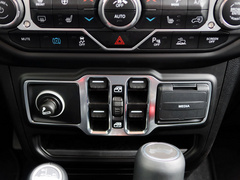 2021款 四門(mén) 2.0T 4xe 撒哈拉先行版