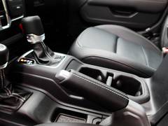 2021款 四门 2.0T 4xe 撒哈拉先行版