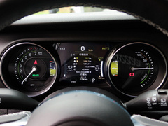 2021款 四门 2.0T 4xe 撒哈拉先行版