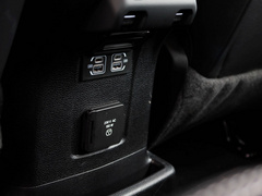 2021款 四門 2.0T 4xe 撒哈拉先行版