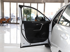 2020款 2.0L CVT两驱豪华版