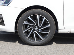 2020款 1.5L 自动舒适版