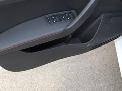 2020款 1.5L 自动舒适版