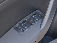 2020款 1.5L 自动标准版