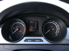 2020款 1.5L 自动标准版