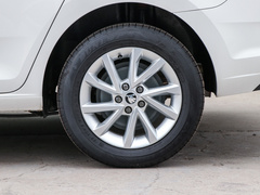 2020款 1.5L 手动标准版