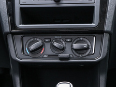 2020款 1.5L 手动标准版