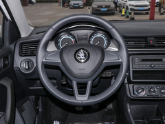2020款 1.5L 手动标准版
