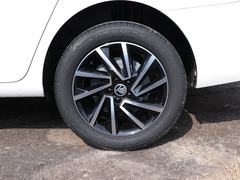 2020款 1.5L 手动舒适版