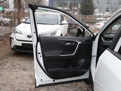 2020款 2.0L CVT四驱尊贵版
