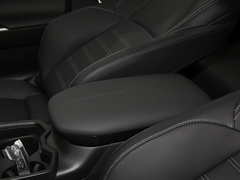 2020款 2.0L CVT四驱尊贵版