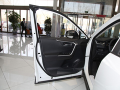 2020款 2.0L CVT两驱尊贵版