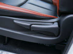 2020款 2.3T 自动两驱柴油豪华型国VI长货箱M9T